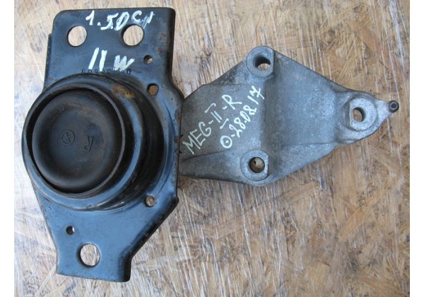 подушка, опора двигуна права Renault Megane II 1.5 dci, 8200325283